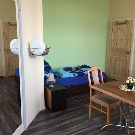 ホステル Zimmerfrei-dresden Mit Bad-minikuche Self Check In 24-7 *