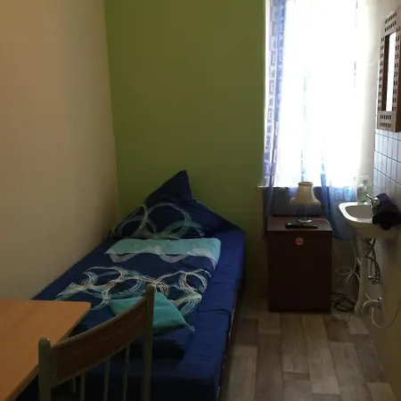 ホステル Zimmerfrei-dresden Mit Bad-minikuche Self Check In 24-7 *