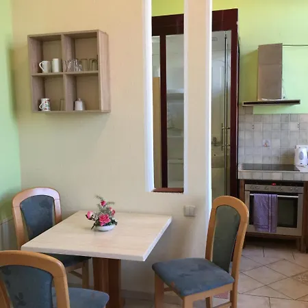 Preiswerte-zimmer Mit Bad-miniküche, 24-7 Self Check In * Dresden