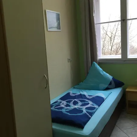 Хостел Zimmerfrei-dresden Mit Bad-minikuche Self Check In 24-7 Дрезден